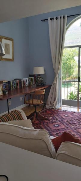 Light-filled Apartment, Near Everything.